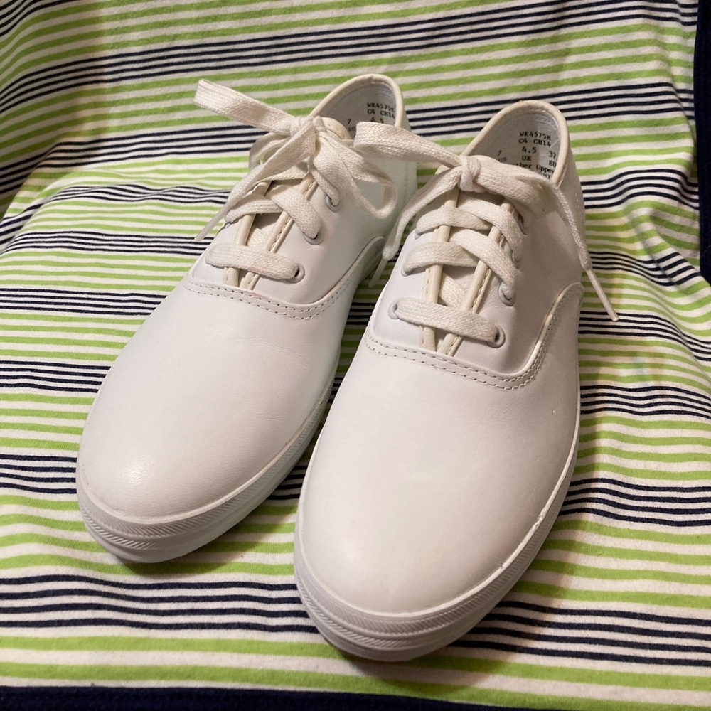 Keds size 7 in brand new condition